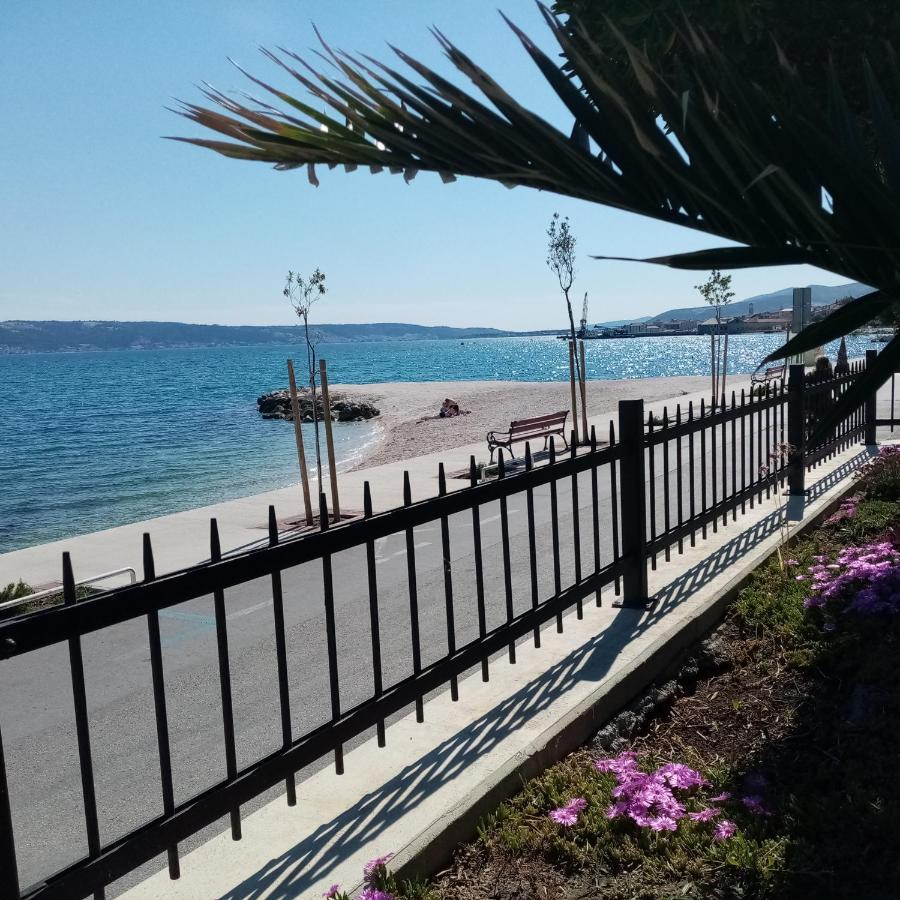 Apartman Figaro Pogled Od Milijun Dolara, 2 Tusa, 2 Wc Kastela Exterior photo